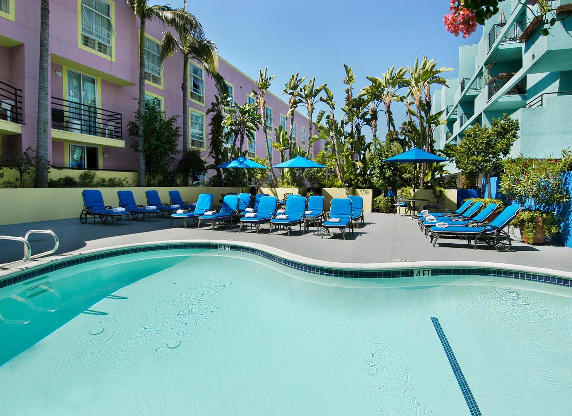 Ramada Plaza By Wyndham West Hollywood Hotel & Suites, Los Angeles